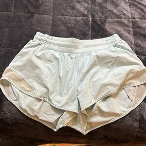 Lululemon hot hot short 2.5